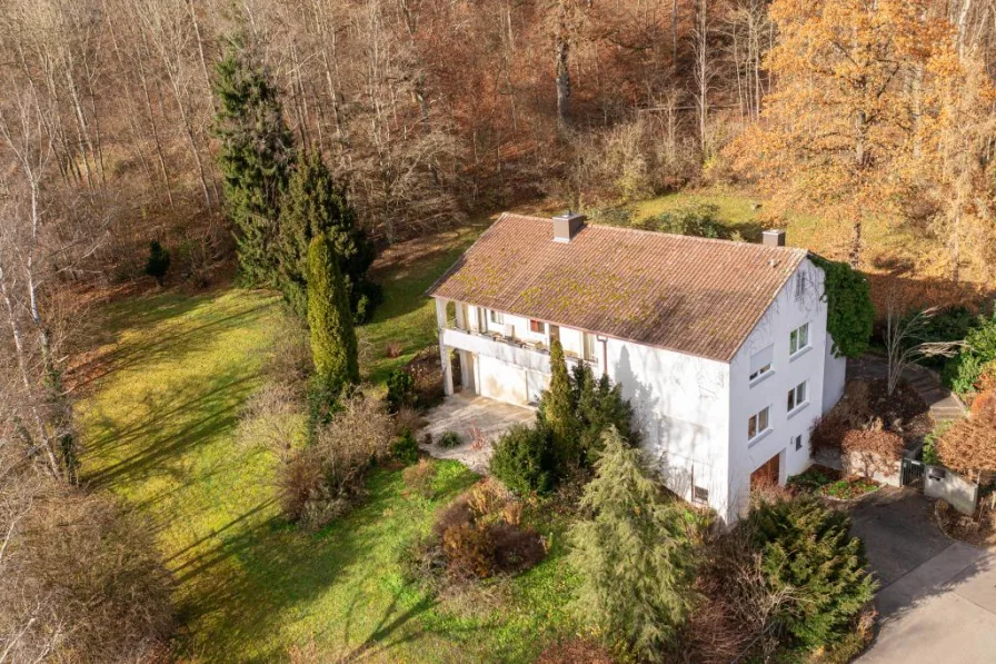 Ansicht - Haus kaufen in Heidenheim - Exklusives Einfamilienhaus am Waldrand – Ihr Traumhaus in zentraler Lage!