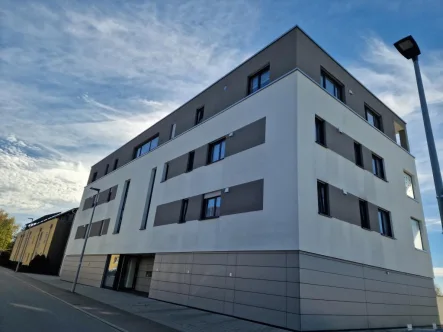 Ansicht1 - Wohnung kaufen in Gerstetten - Neuwertige 3-Zimmer-Wohnung mit Garage