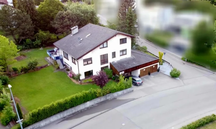 Ansicht1 - Haus kaufen in Heidenheim - Großzügiges Einfamilienhaus in bevorzugter Lage von Heidenheim