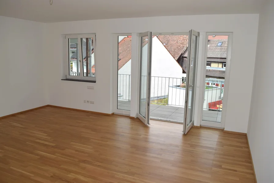 Blick Richtung Balkon - Wohnung kaufen in Emmendingen - Erstbezug nach SanierungInnenstadtlage