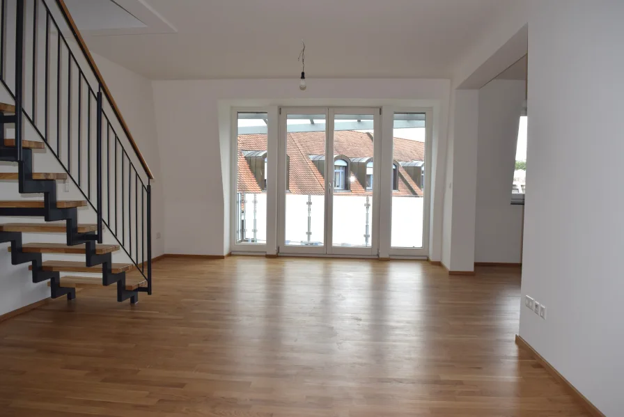 Blick zum Balkon - Wohnung kaufen in Emmendingen - WohnperleInnenstadtlage