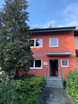 Vorderansicht - Haus kaufen in Sasbach - Raum für Wohnträume