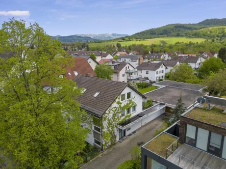 Außenansicht - Haus kaufen in Freiburg - Mehrfamilienhaus + Büro mit Entwicklungspotential