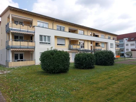 Hausansicht - Wohnung mieten in Eggenstein-Leopoldshafen - Betreutes Wohnen - Bestens ausgestattete 3-Zi.-Wohnung in Eggenstein-Leopoldshafen