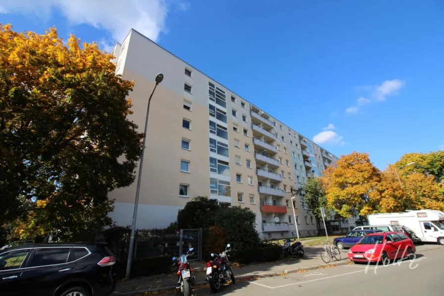 Straßenansicht Bild 2 - Wohnung kaufen in Freiburg i. Br. - Gut vermietete - 2-Zi-Wohnung mit einer Rendite, die Spaß macht ... Rechnen Sie selbst!