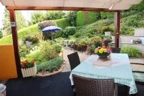 Gartenanlage mit Terrasse