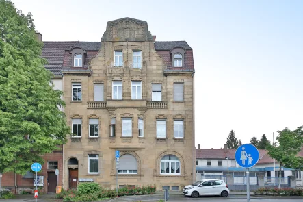 Frontansicht Gebäude - Zinshaus/Renditeobjekt kaufen in Bruchsal - Mehrfamilienhaus mit guter Rendite in zentraler Lage von Bruchsal