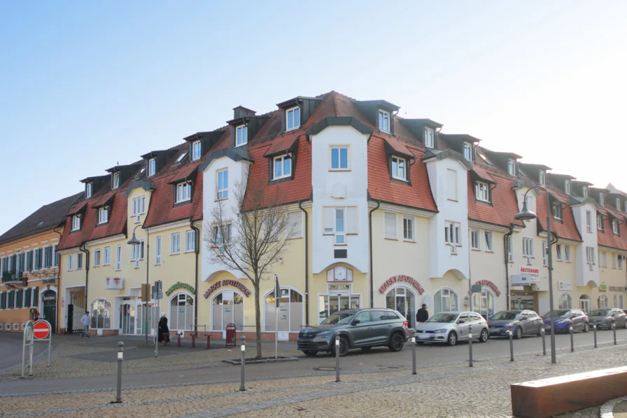 Ärtzehaus - Büro/Praxis mieten in Philippsburg - Büro oder Praxisfläche im Ärztehaus im Stadtzentrum von Philippsburg