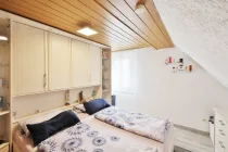 Schlafzimmer DG