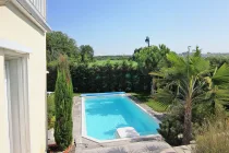 Pool und Ausblick von der Terrasse