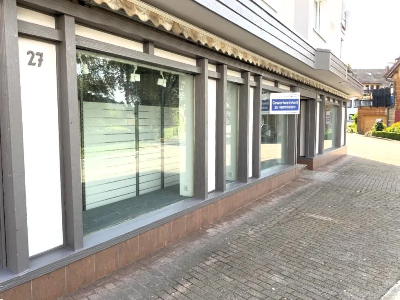 Große werbewirksame Schaufenster - Büro/Praxis mieten in Baiersbronn - Vielseitig nutzbare Gewerbeeinheit im Herzen von Baiersbronn