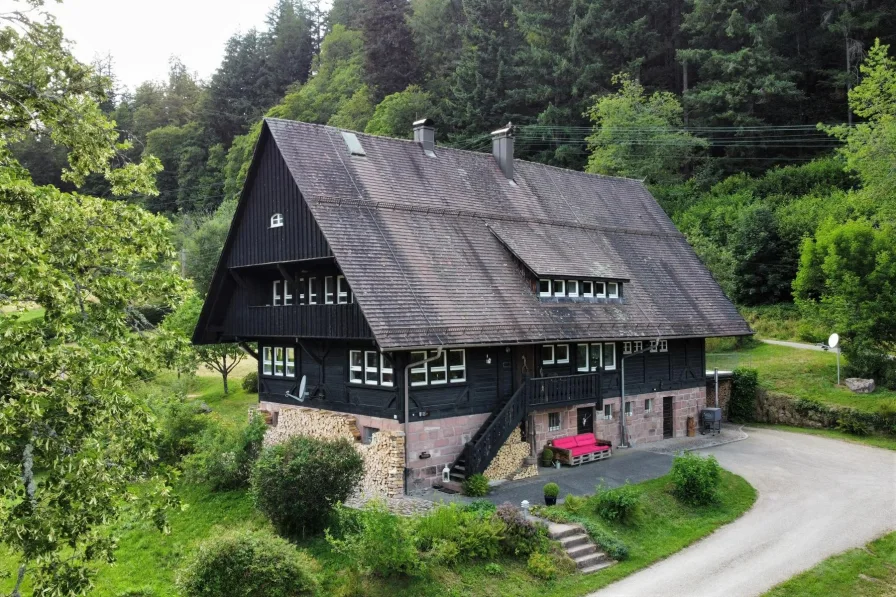 Hausansicht - Haus kaufen in Forbach - Idyllisches Forsthaus am Rande des Nationalparks: Mit Liebe saniert und bereit für Naturliebhaber!