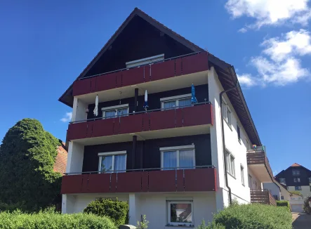 Außenansicht - Wohnung mieten in Freudenstadt - Frisch sanierte 3,5 Zimmerwohnung in zentraler Nordstadtlage mit zwei Balkonen!