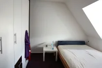 Schlafzimmer DG