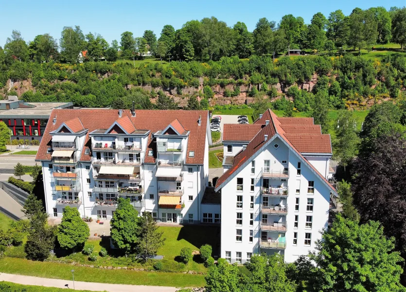 Ansicht Gesamtgebäude - Wohnung mieten in Freudenstadt - Sehr schöne Senioren-und Behindertengerechte Wohnung in Stadtrandlage