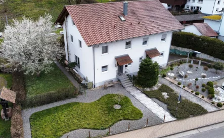 Bild1 - Haus kaufen in Schuttertal-Dörlinbach - IMA-Immobilien bietet eine Doppelhaushälfte in Dörlinbach mit 5 Zimmern