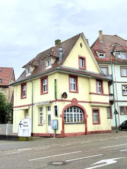 Ansicht - Gastgewerbe/Hotel kaufen in Lahr/Schwarzwald-Lahr - Traditionshaus mit Gastronomie (2 x Automatenkonzession) und Wohnungen