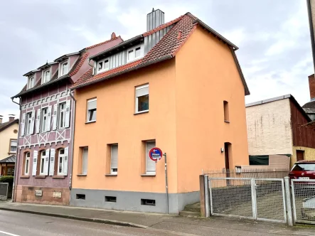 Ansicht - Haus kaufen in Lahr - Preisbewusstes 3-Familienhaus mit kleinem Grundstück / vermietet / ideales Anlageobjekt