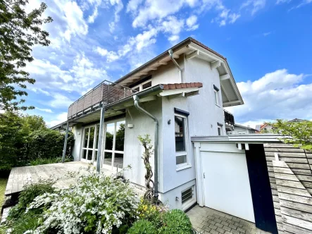 Ansicht - Haus kaufen in Hohberg - Exklusives Architektenhaus für den Kennerblick mit Einliegerwohnung