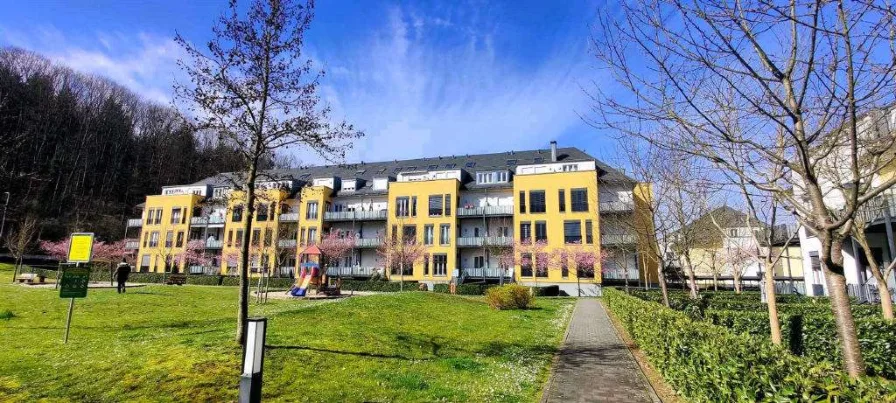 Bild1 - Wohnung kaufen in Lahr/Schwarzwald-Lahr - IMA-Immobilien bietet eine 2 Zimmer Wohnung mit Balkon und Carport