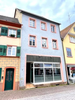 Ansicht Außen - Haus kaufen in Ettenheim - Mehrfamilienhaus mit Baugenehmigung und Planung inklusive in bester Innenstadtlage von Ettenheim