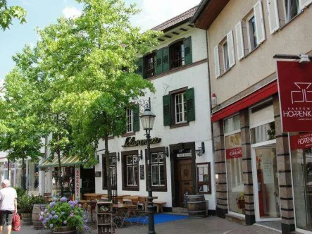  - Wohnung mieten in Bühl - Gemütliche 1,5 Zimmer Single Altbau - Wohnung in der Fußgängerzone