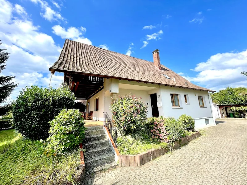 Ansicht - Haus kaufen in Schutterwald - Lieblingsgarten. Lieblingslage. Lieblingshaus mit 2 Wohnungen und viel Freiheit....