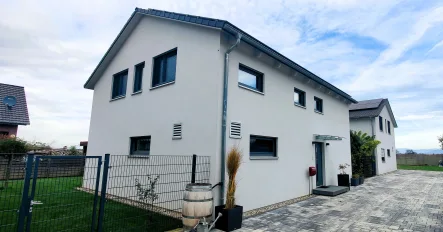  - Haus kaufen in Meißenheim - TOP Modernes Einfamilienhaus mit Pool in ruhiger Ortsrandlage von Kürzell