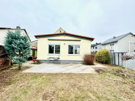 Gartenansicht - Haus kaufen in Brühl - Freist. EFH auf großem Erbpachtgrundstück in Brühl.