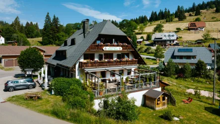 Schwarzwaldhotel in traditioneller Architektur - Gastgewerbe/Hotel kaufen in Feldberg-Neuglashütten - Tradition & Moderne: Idyllisch gelegenes Schwarzwaldhotel mit hochwertiger Ausstattung