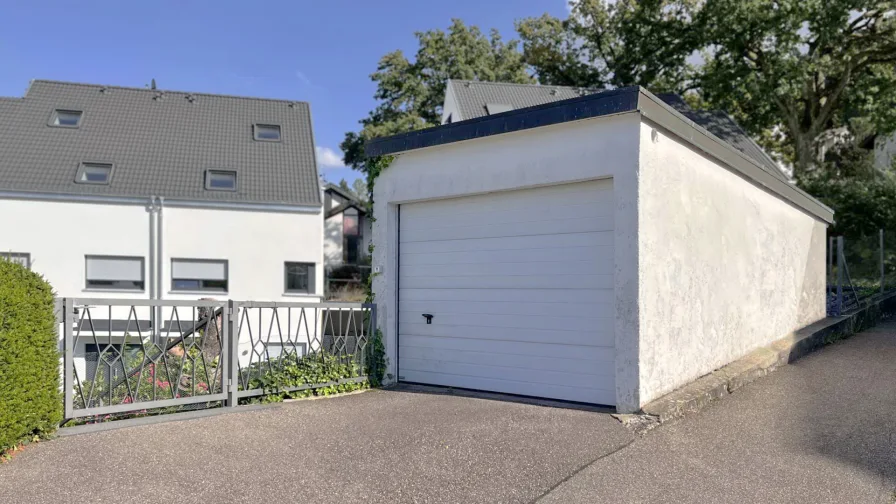 Bequem befahrbare Garage am Hauseingang