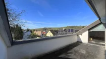 Dachterrasse mit herrlichem Blick in Richtung der Weinreben