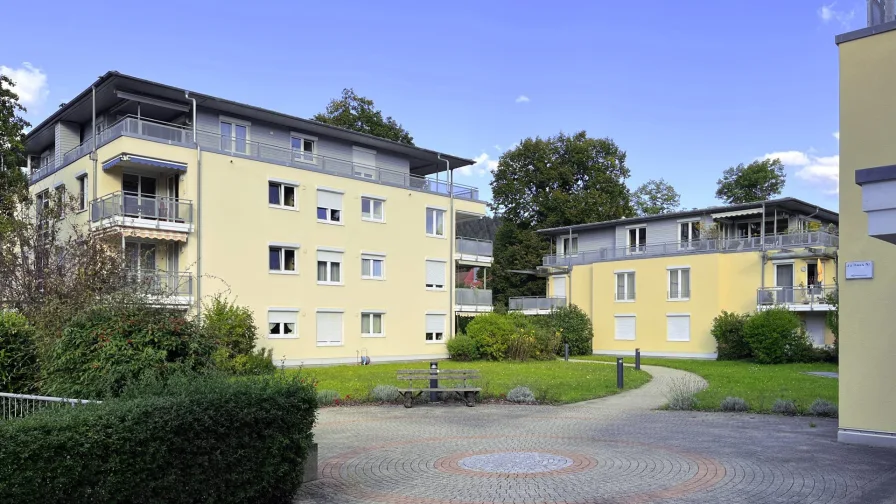 Die Wohnung befindet sich in einem ruhig gelegenen Wohnquartier für Senioren