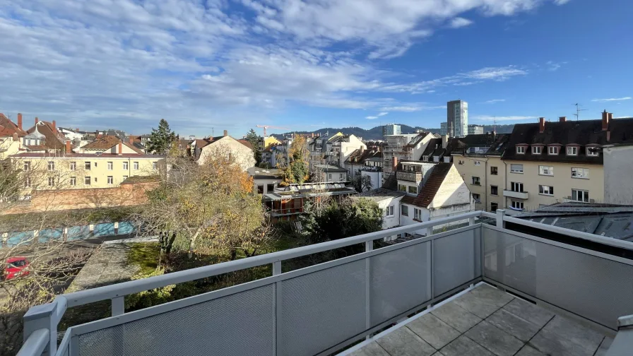 Die Balkone bieten schöne Ausblicke in das Innere des Wohnquartiers