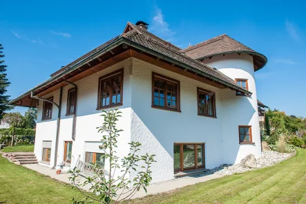   - Haus kaufen in Gaienhofen - Landhausvilla mit beeindruckendem Garten in Gaienhofen