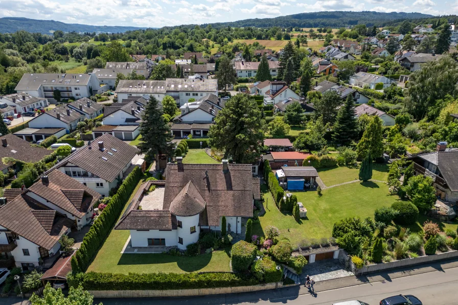   - Haus kaufen in Gaienhofen - Landhausvilla mit beeindruckendem Garten in Gaienhofen am Bodensee !