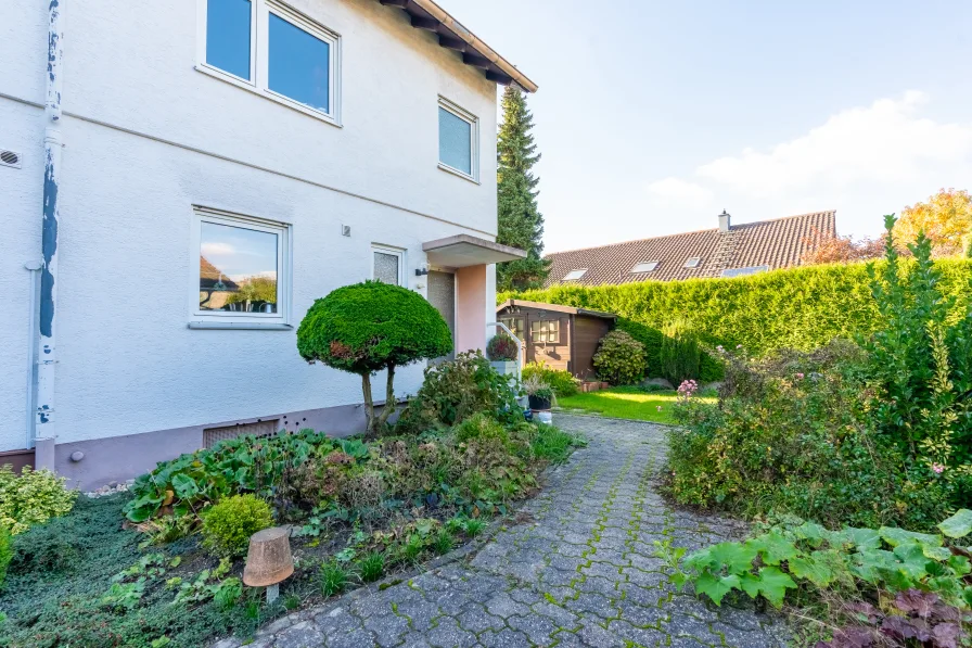 Hausansicht - Haus kaufen in Dettenheim - Großzügiges Reihenendhaus mit schönem Garten und Terrasse in ruhiger Lage von Dettenheim