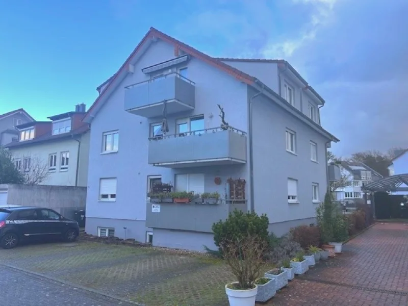 Hausansicht - Wohnung kaufen in Eggenstein-Leopoldshafen - 2-Z.-Wohnung mit Balkon, Stellplatz & Keller – ideal für Eigennutzer o. Kapitalanleger!