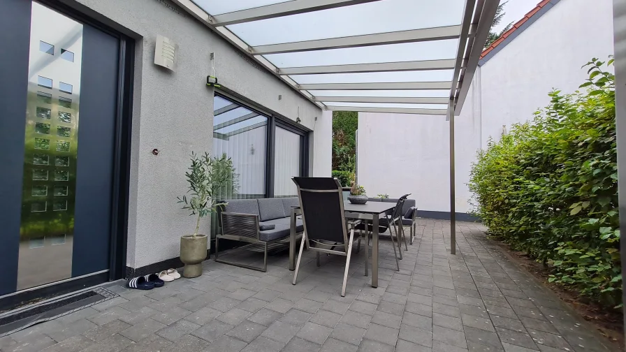 Terrasse mit Eingang