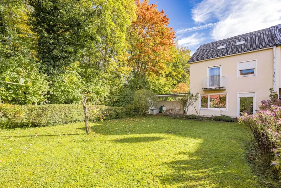 Garten und Haus - Haus kaufen in München - Reiheneckhaus mit sonnigem Garten und privatem Zugang in Obermenzing