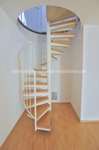 Wendeltreppe ins 2.DG