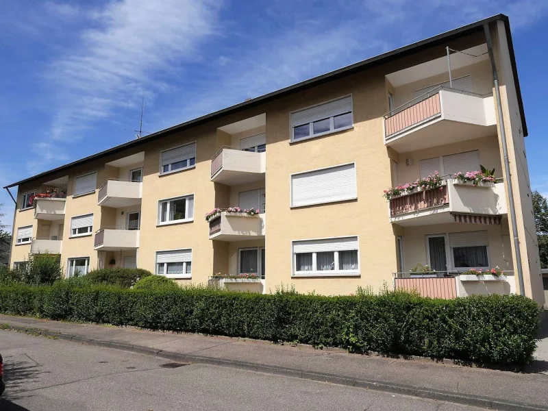 4,5-ETW, Ferning - Wohnung kaufen in Ettlingen - In Erbpacht: Großzügige und gut geschnittene 4,5-Zimmer-ETW mit 3 Balkonen, Ettlingen im Ferning