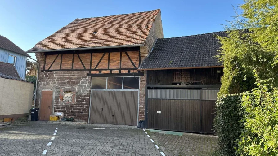 1-FH, Scheune mit Garage