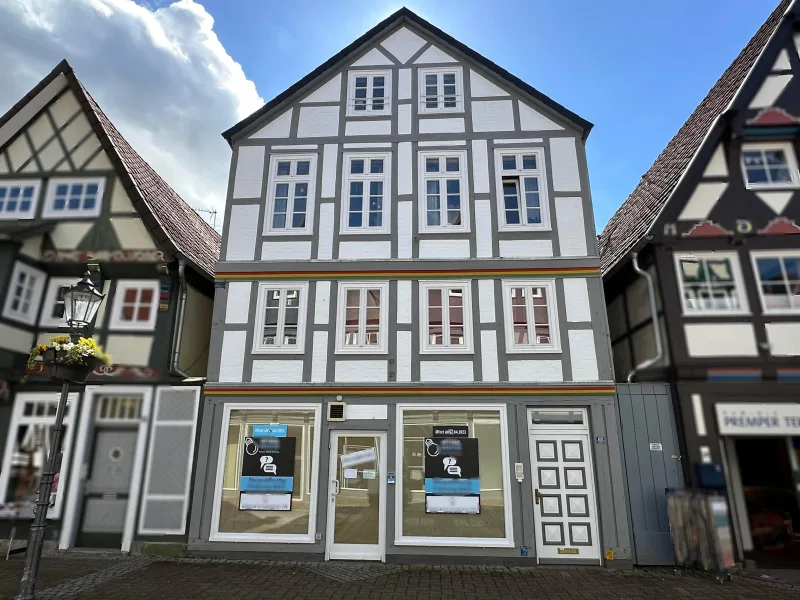  - Zinshaus/Renditeobjekt kaufen in Celle - Celle-Altstadt: Komplett saniertes Fachwerkhaus im Herzen der Stadt
