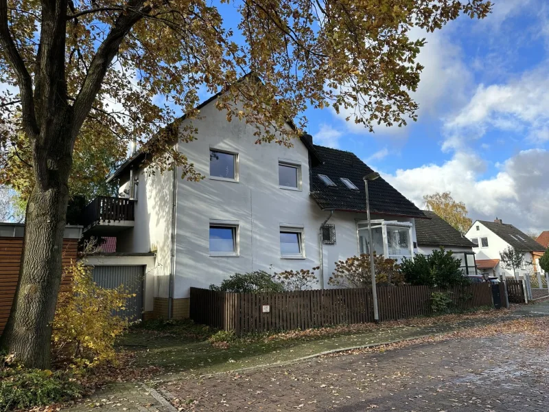 Außenansicht - Haus kaufen in Hannover - Freistehendes EFH auf Erbpachtgrundstück in Hannover-Lahe