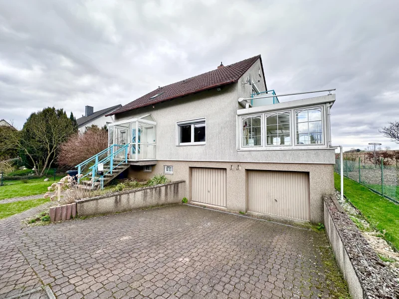 IMG_3482 - Haus kaufen in Seelze - Solides Wohnhaus mit Keller und Doppelgarage in guter und ruhiger Feldrandlage in Seelze-Harenberg