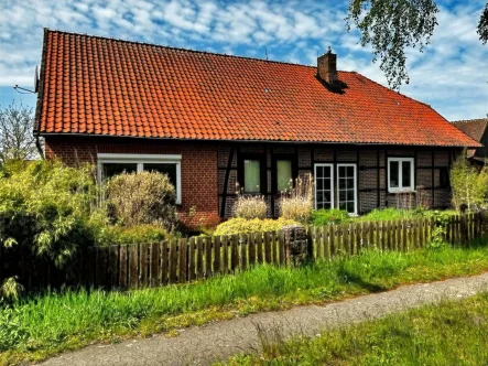  - Haus kaufen in Winsen - Charmantes Fachwerkhaus in Wolthausen – Teilung des Grundstücks möglich