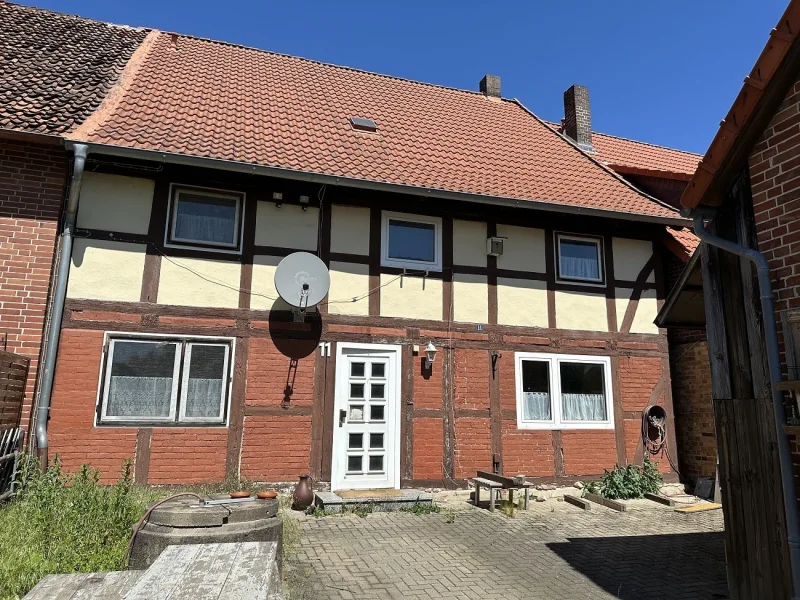 Hausansicht - Haus kaufen in Söhlde - Charmante Doppelhaushälfte in Nettlingen