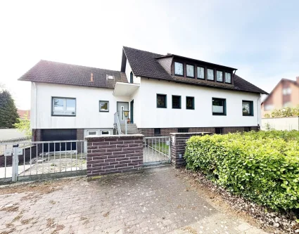 Außenansicht - Haus kaufen in Langenhagen - Großzügiges EFH mit Einliegerwohnung in Engelbostel