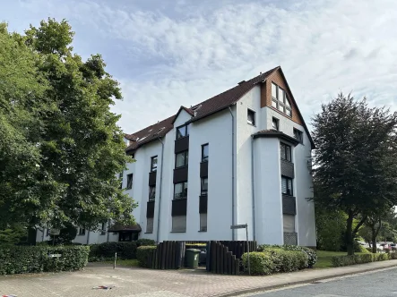 Außenansicht - Wohnung mieten in Sarstedt - Geräumige 2-Zimmer-Wohnung mit Loggia und TG-Stellplatz